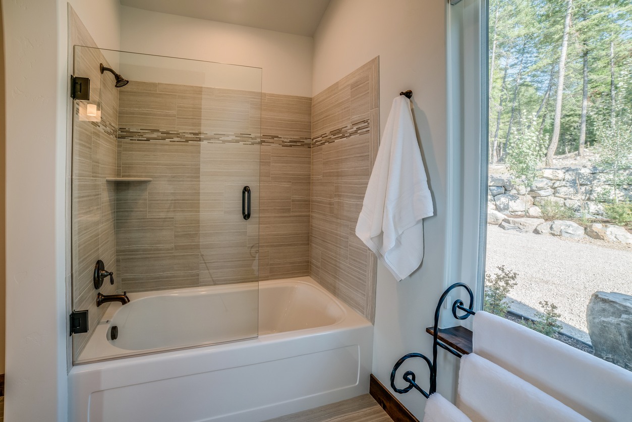 Shower & Tub Installation in Makena